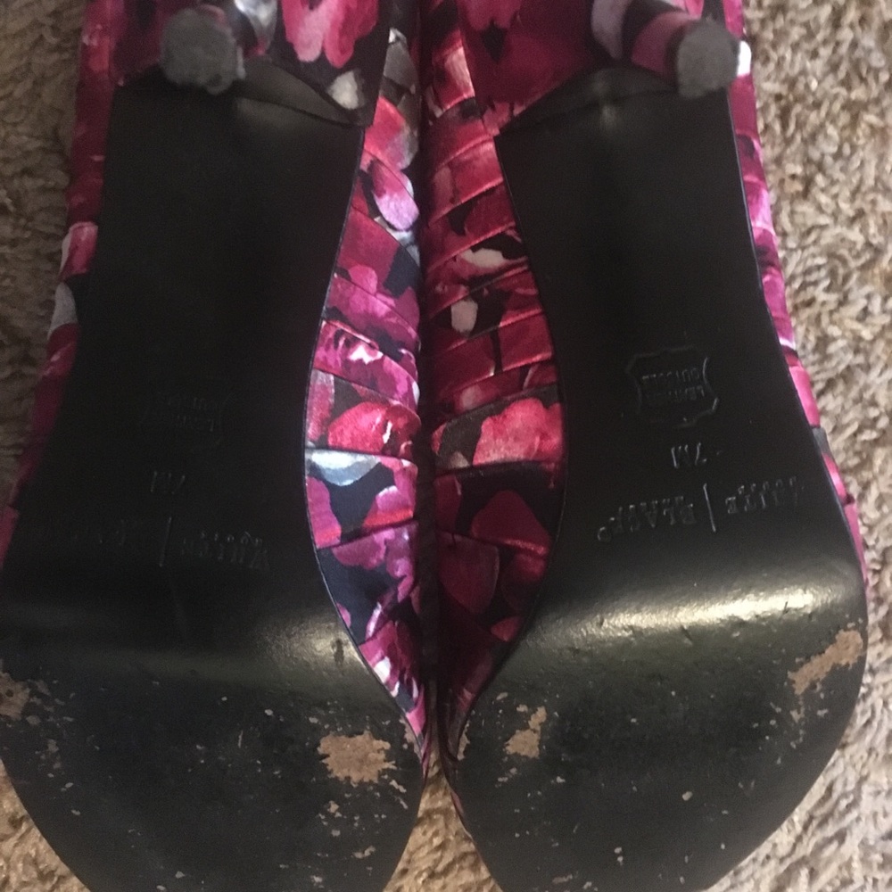 White House Black Market Satin Peep toe pump Final price - Picture 5 of 6